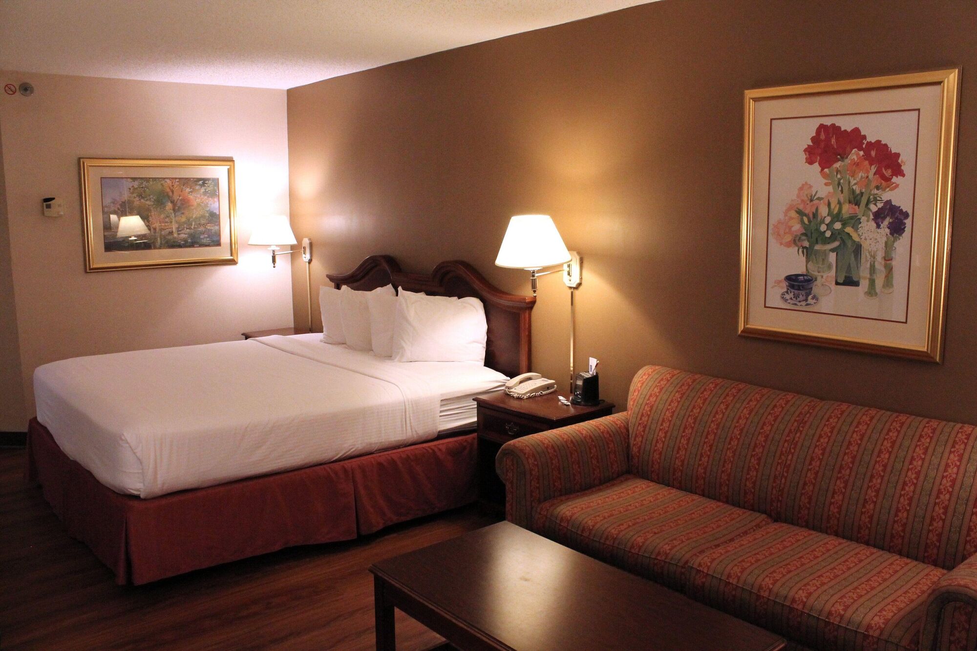 Auburn Place Hotel & Suites Midamerica Hotels Corporation