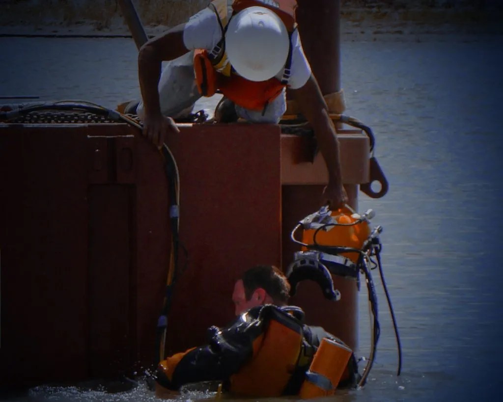 Underwater Construction MIDCO Diving & Marine Services