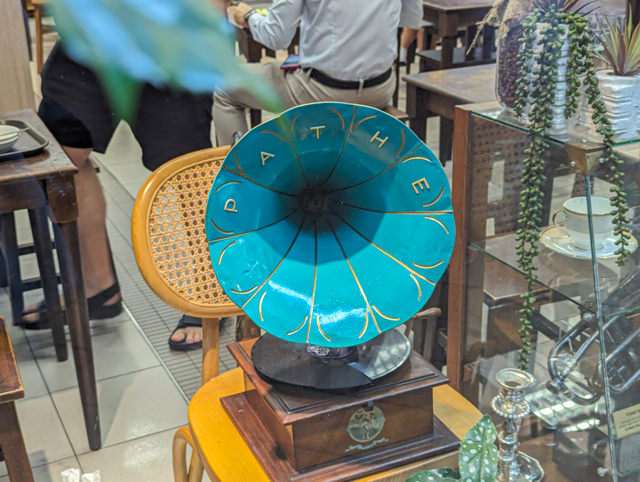 Toast Box Has A New Outlet In Bras Basah With Retro MusicThemed Decor