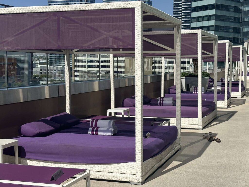 Cosmopolitan Las Vegas Pool A Must Experience Pool District Midlife