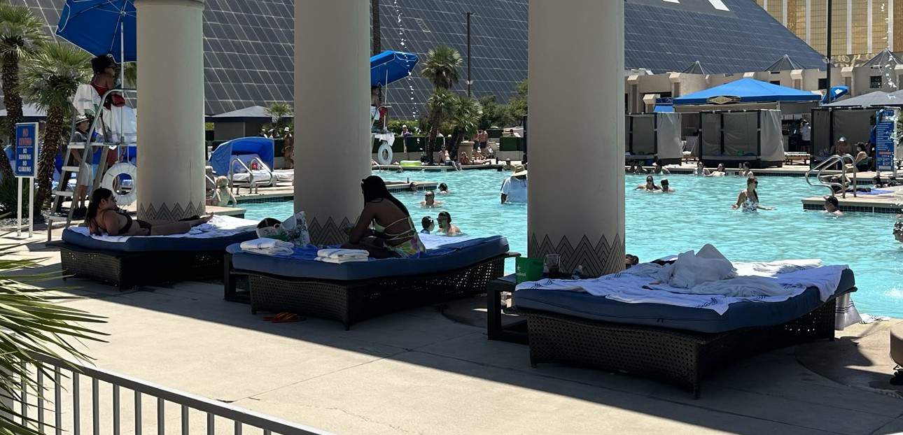 Daybed Las Vegas Pool at Alyssa Wesson blog