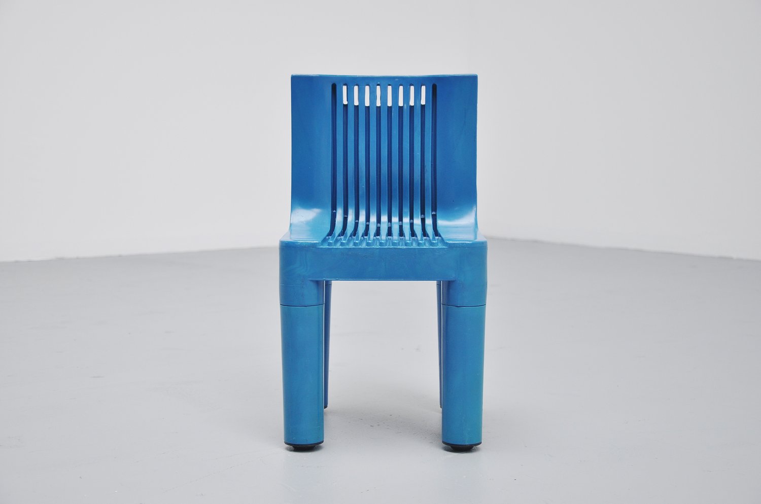 Marco Zanuso plastic kids chair Kartell 1964 Mid Mod Design