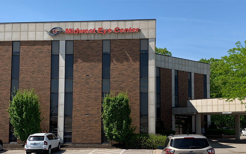 Ophthalmologist Cincinnati Eastgate Eye Clinic & Surgery Center