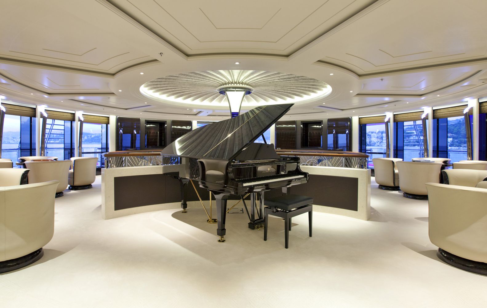 LUXURY YACHT Miguel Pol Pianista