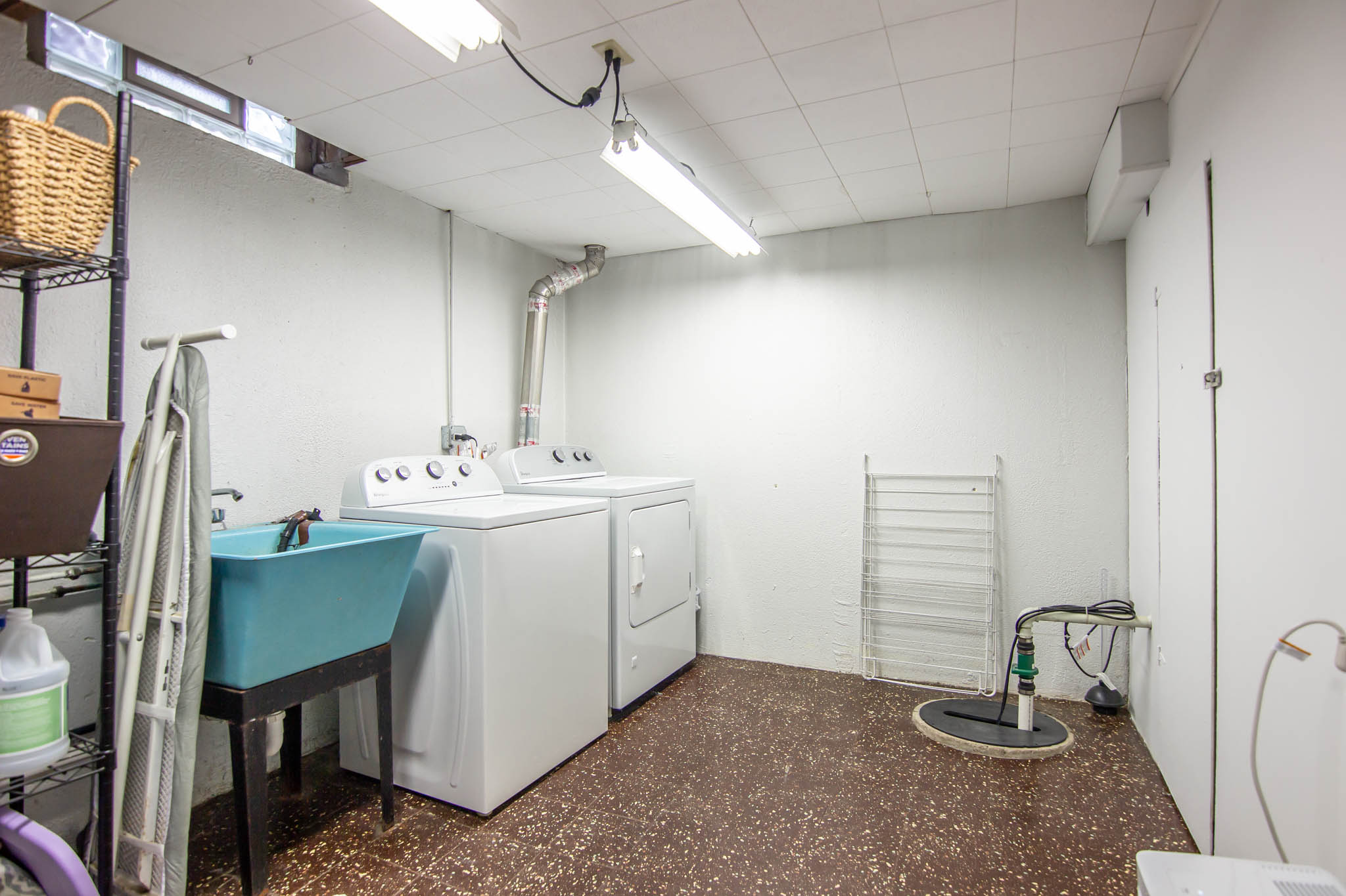 Oh, hey, Hendrickson! 1262 Hendrickson Blvd, Clawson, MI Schaefer