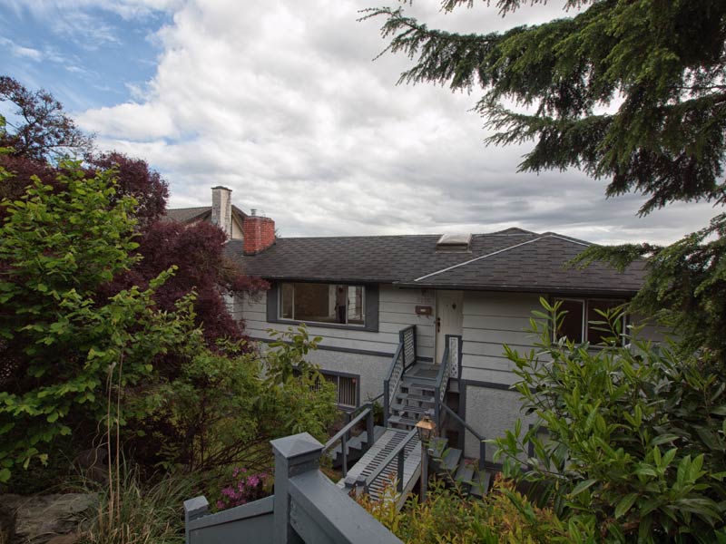 Specializing in South Slope & Suncrest areas of Burnaby, Vancouver Real Estate... Michael Dickie