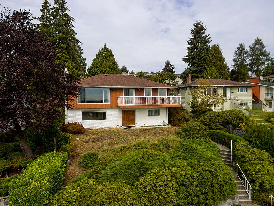 Specializing in South Slope & Suncrest areas of Burnaby, Vancouver Real Estate... Michael Dickie