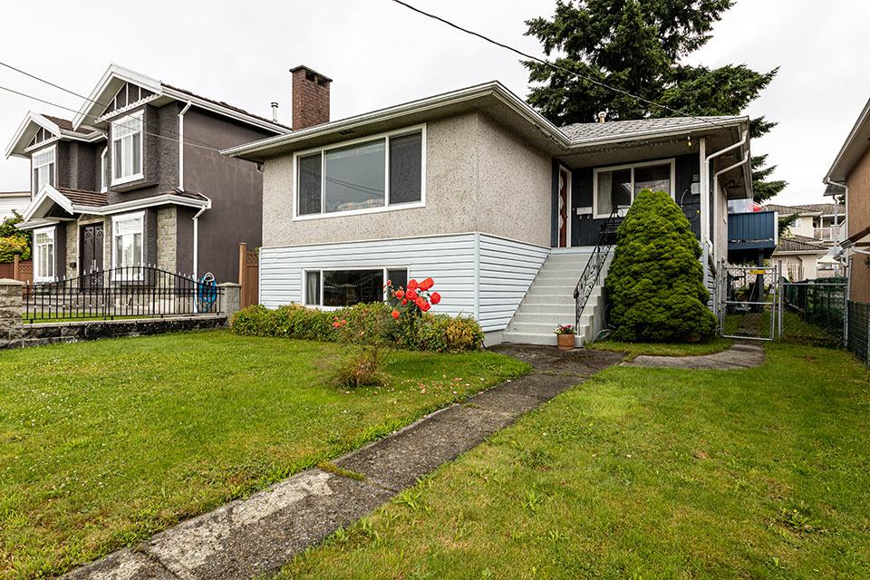 Specializing in South Slope & Suncrest areas of Burnaby, Vancouver Real Estate... Michael Dickie