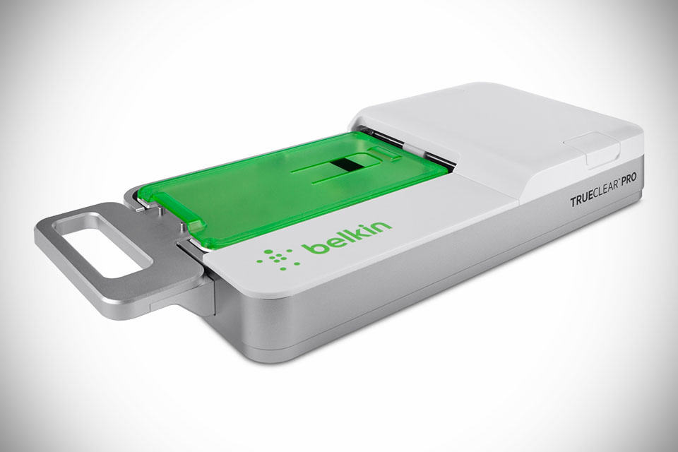 Belkin Has a Gadget That Makes Application of Screen Protectors Easy