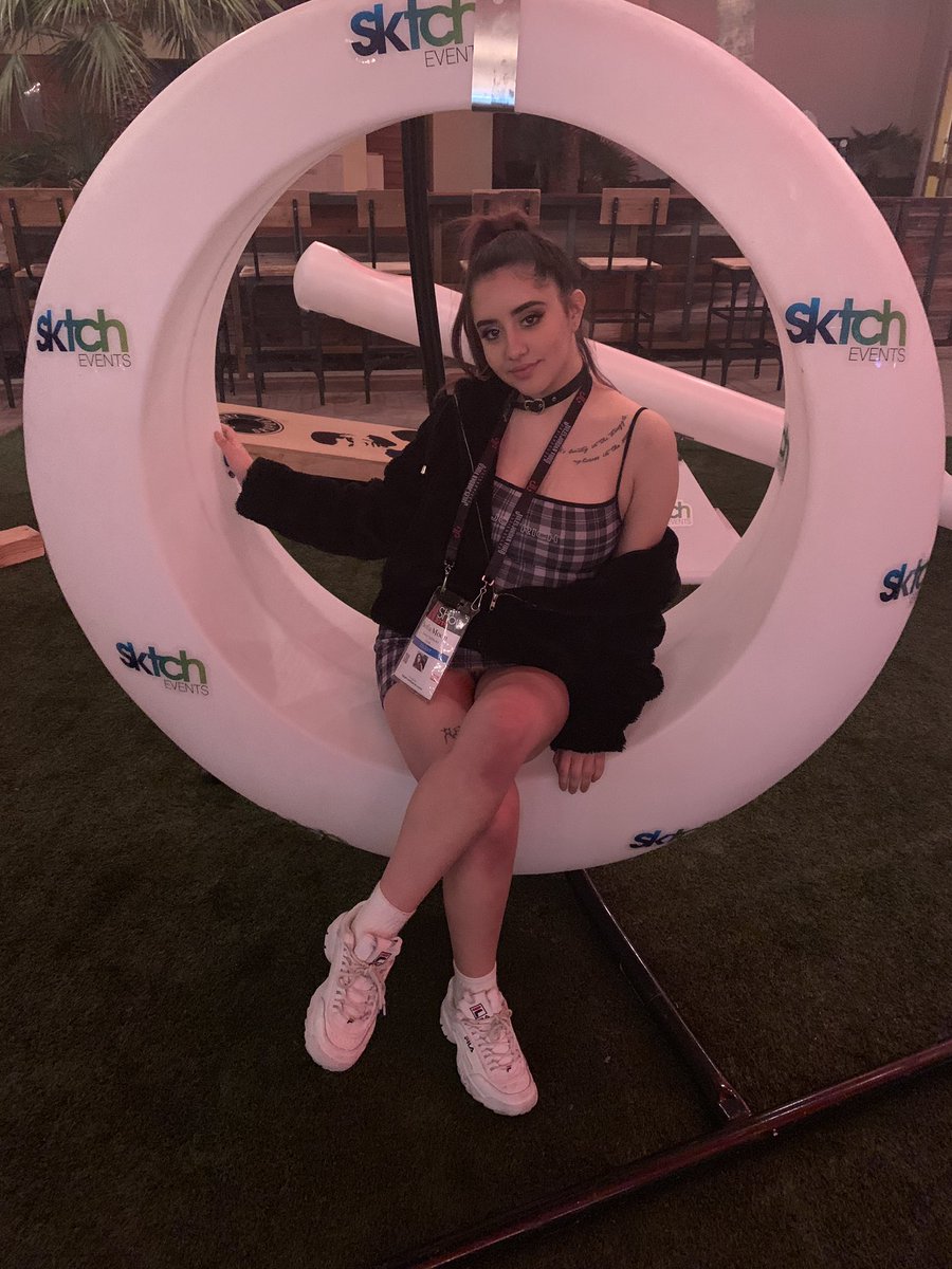 Melody Parker and Sofia Moon Fight at AVN - Mike South