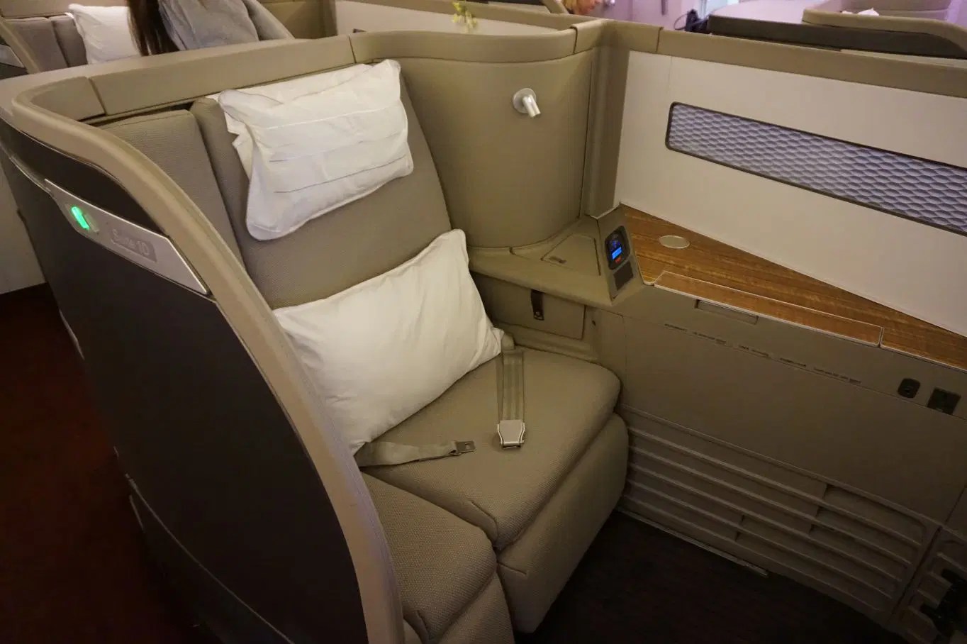 Review Cathay Pacific B77W First Class San Francisco to Hong Kong