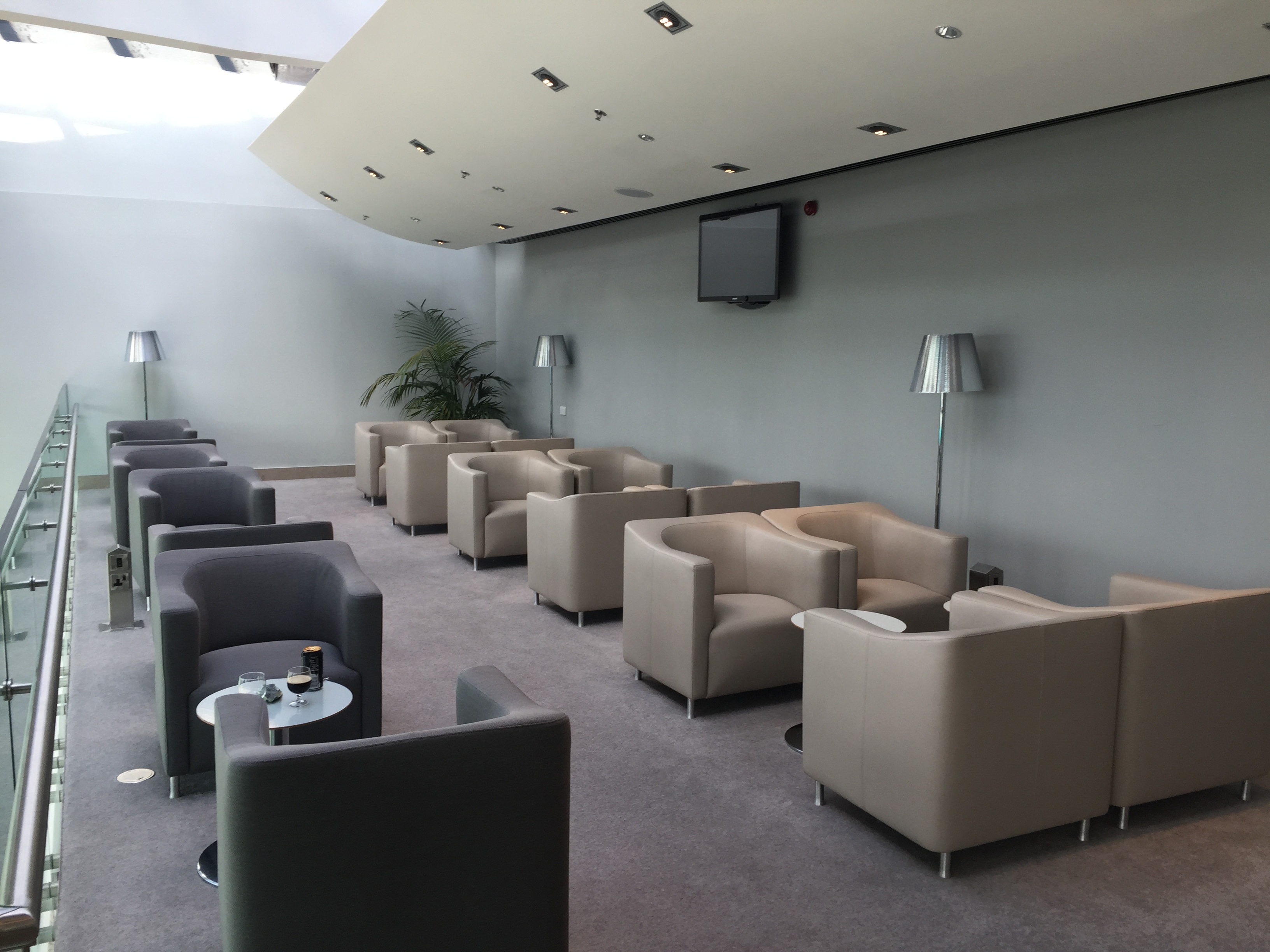REVIEW Aer Lingus Lounge, Terminal 2 Dublin Airport Miles from Blighty
