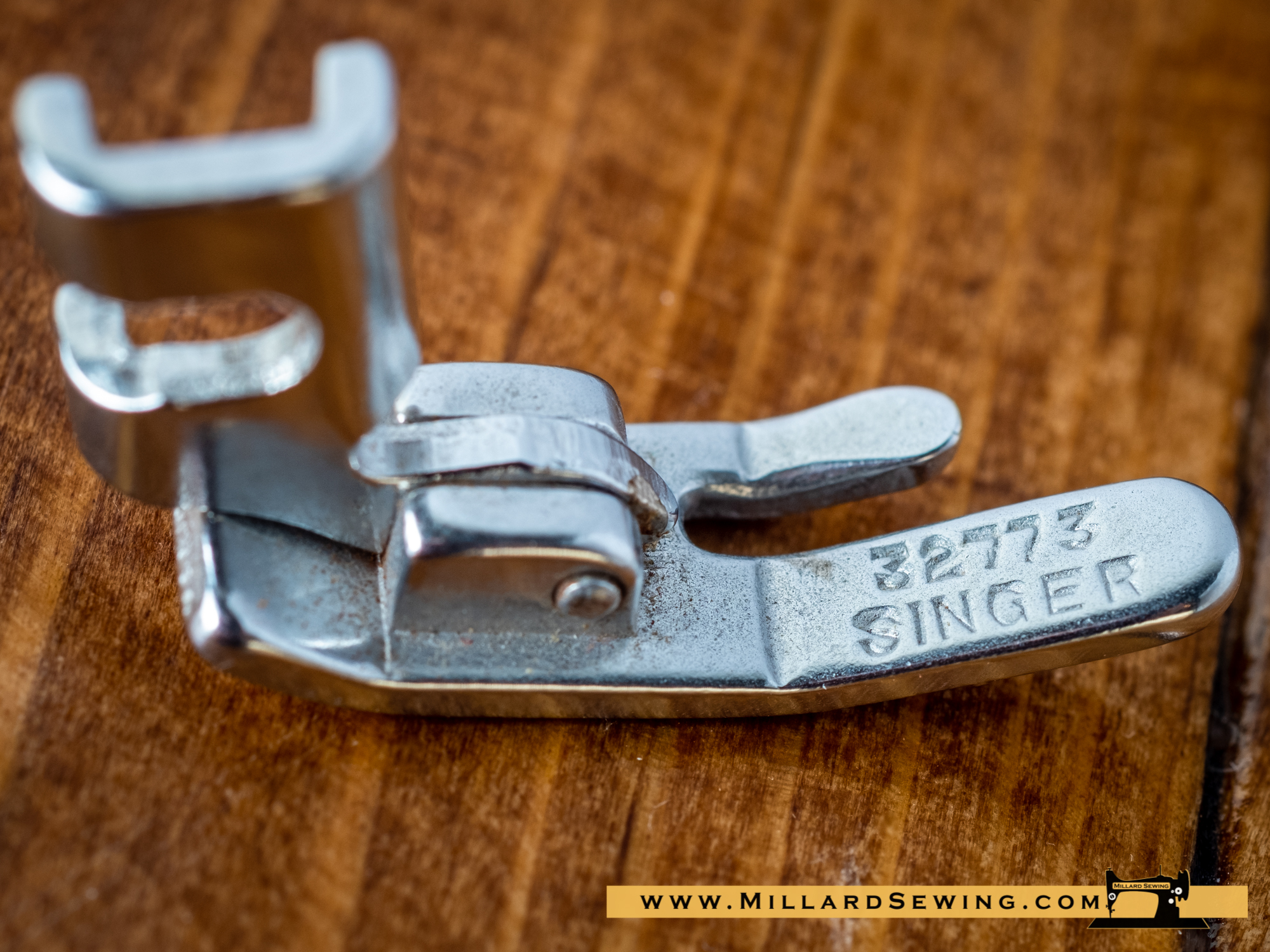 Straight Stitch Foot By Singer for Low Shank/Vertical Needle Sewing