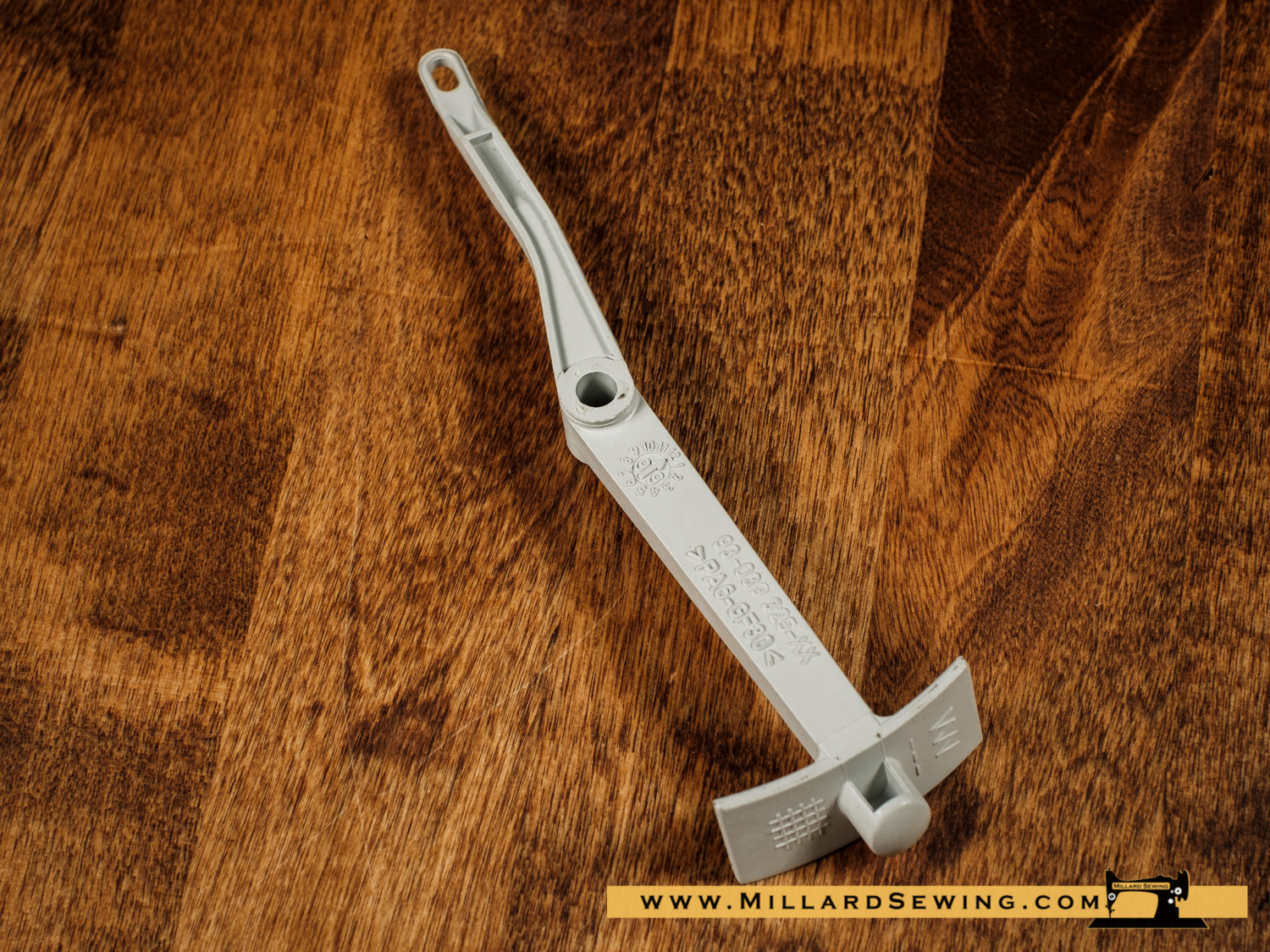 Lever, Drop Feed (New) for Pfaff 2000 Series Sewing Machine Millard