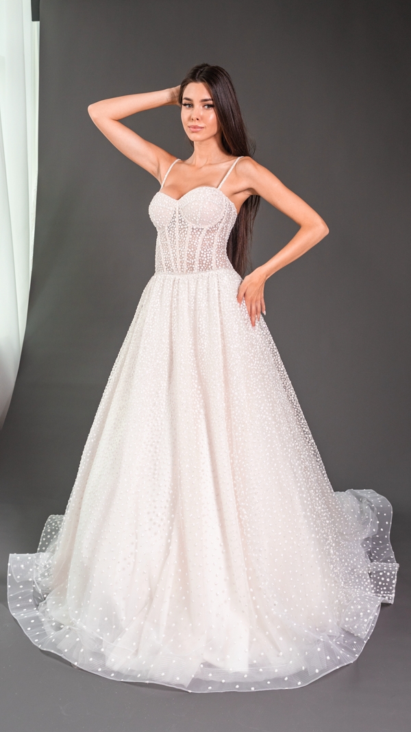 «Альда» — свадебное платье Асилуэта со светоотражающей