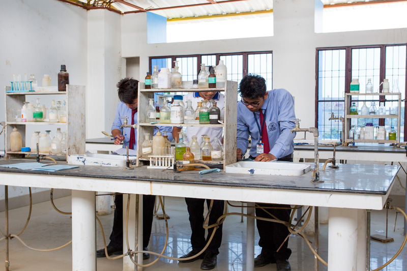 Laboratories MILLENNIUM INSTITUTE OF SCIENCES