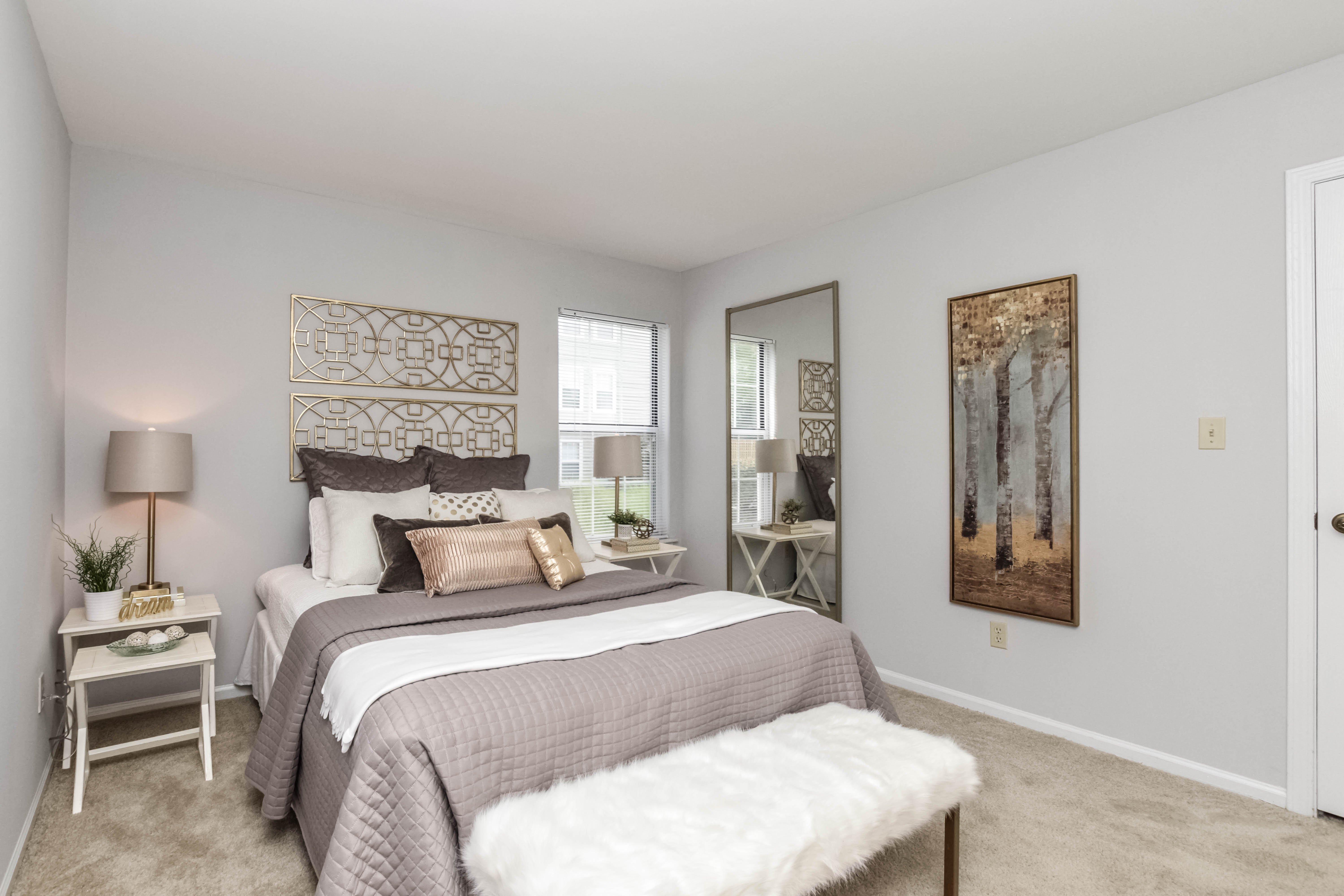 Bonhomme Village Apartments in Olivette, MO Mills Properties Mills