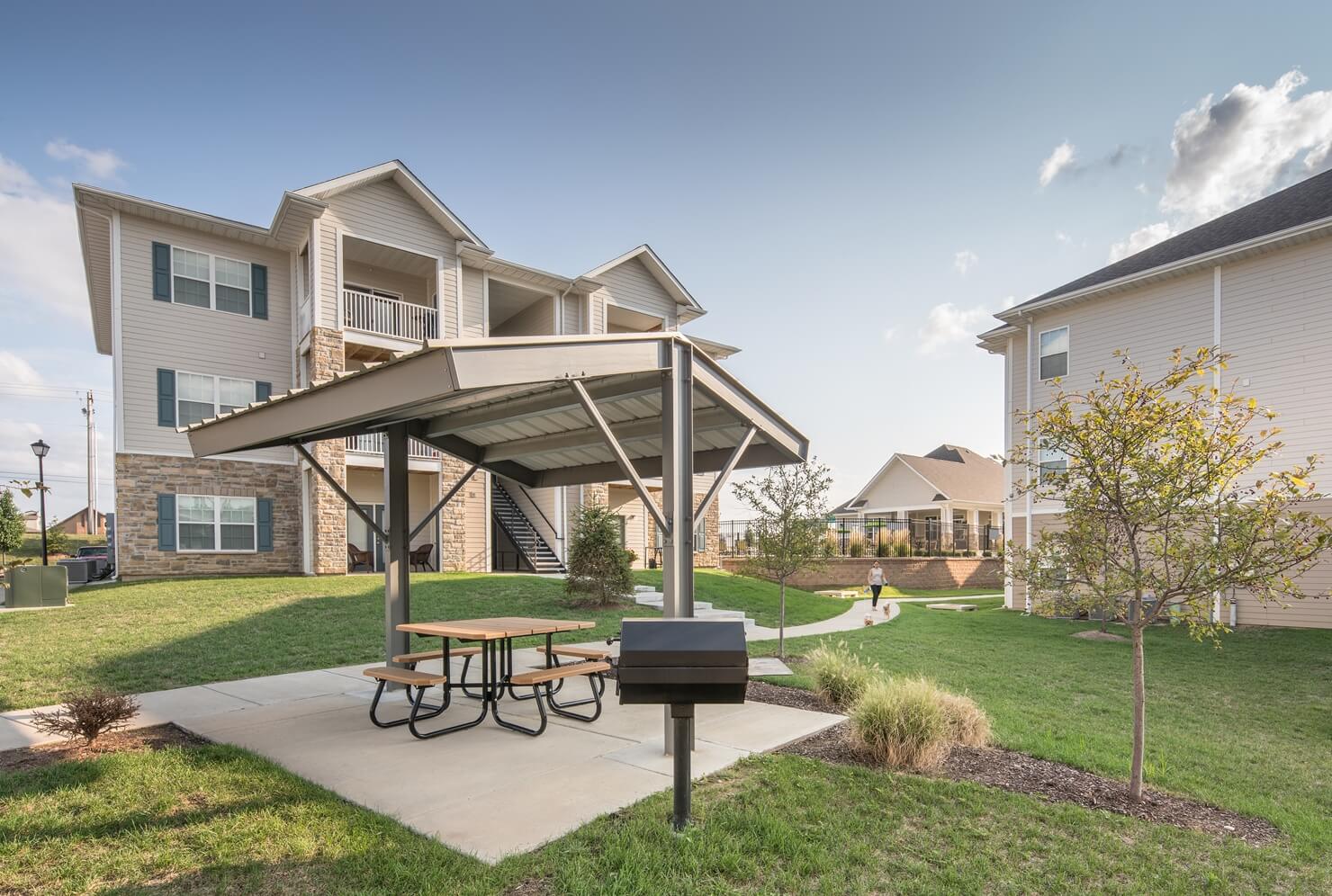 Celtic Crossing Apartments in St. Peters, MO Mills Apartments Mills