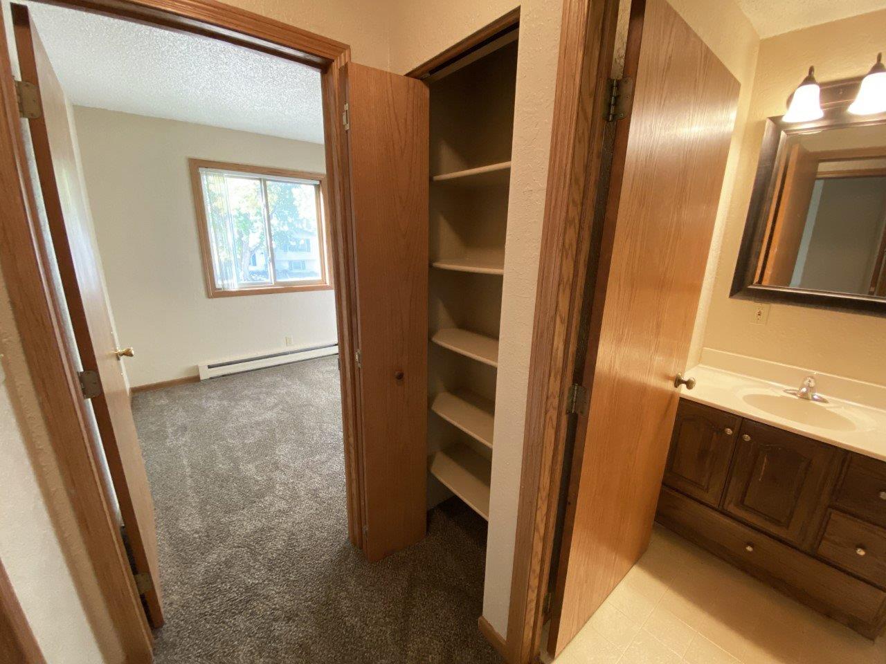 Canton Villa Apartments in Canton, SD Mills Property ManagementMills