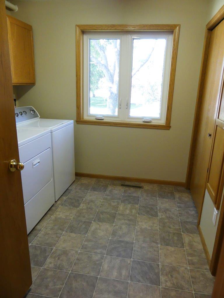 Regency Apartments in Huron, SD Mills Property ManagementMills Property