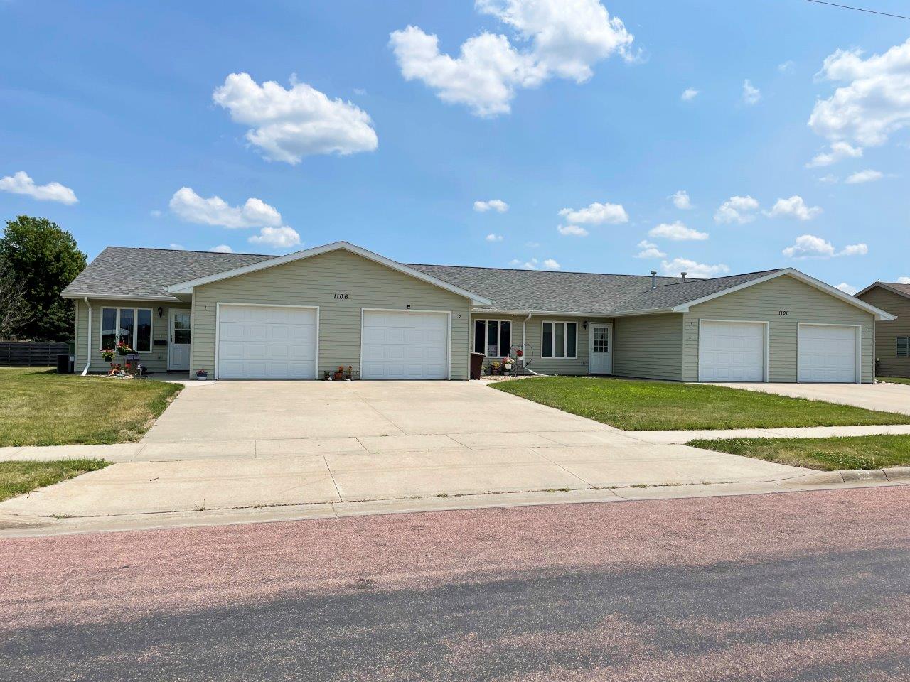 Elm Edge Townhomes II in Mitchell, SD Mills Property ManagementMills