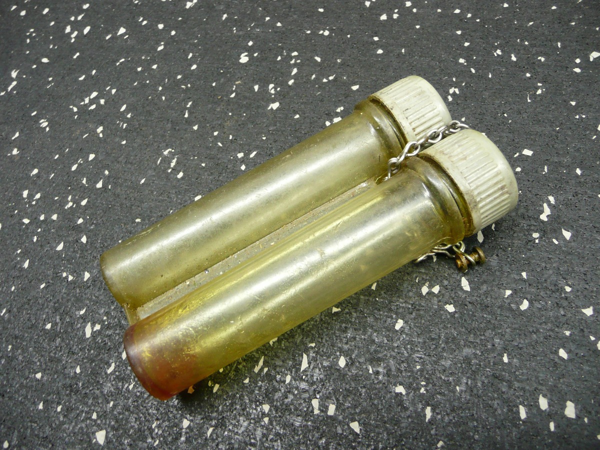Military Surplus Oil Bottle, Dual chamber (R273)