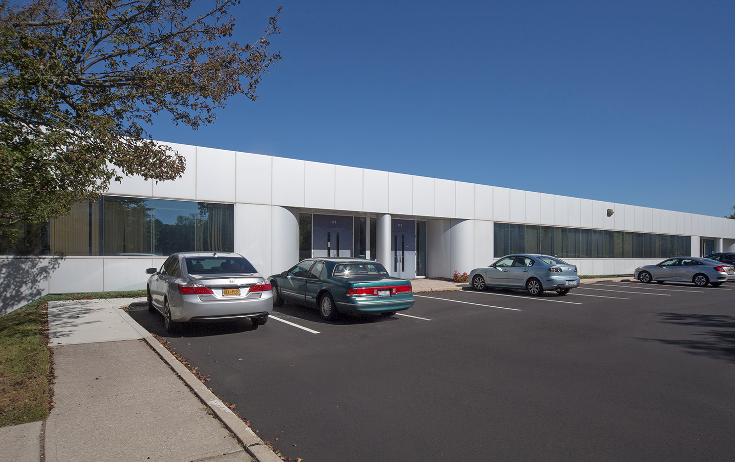 Office and R&D Space in Suffolk County, NY 101125 Comac Loop