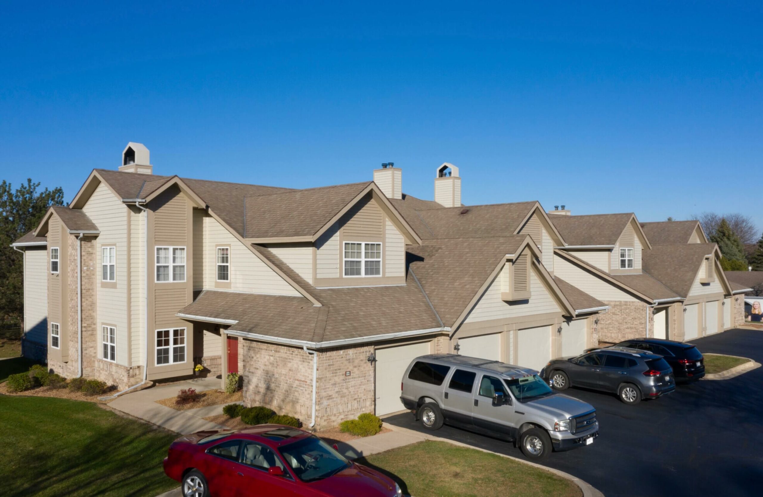 Edge on North Milwaukee Luxury Apartments