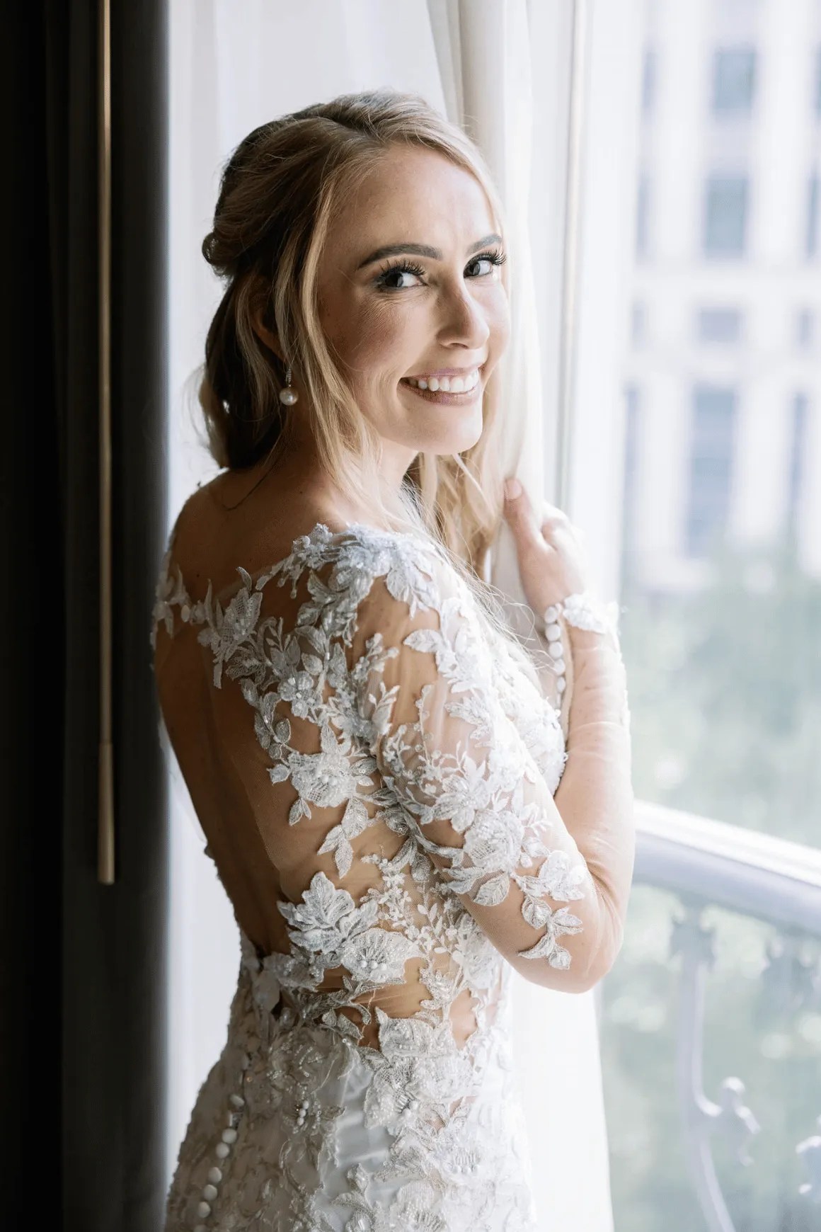 Bridal Makeup Artist in Frisco, Texas Hair Stylist in Frisco, Texas