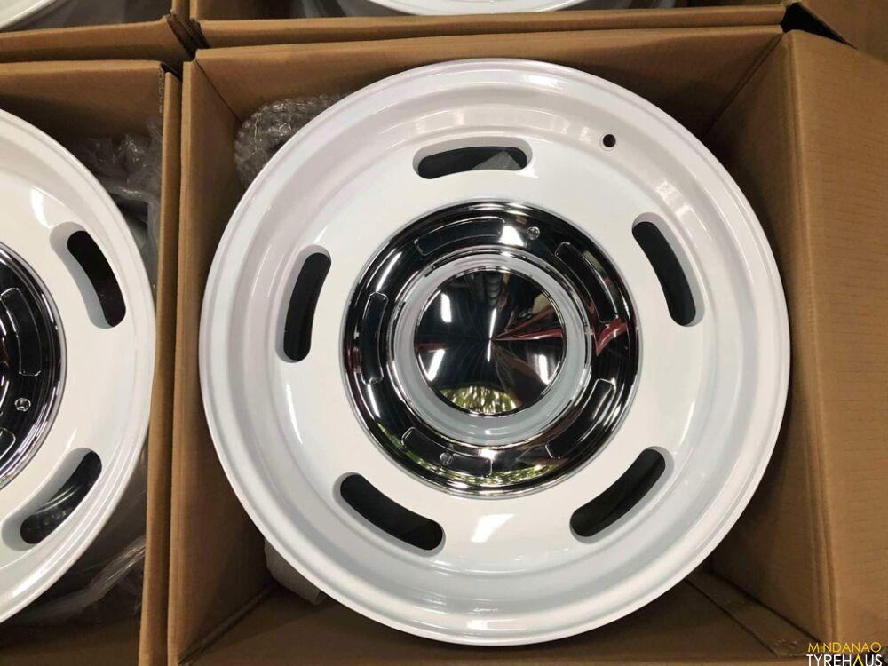 16” Concept One Retro White Magwheels 6 Holes pcd 139 Brandnew
