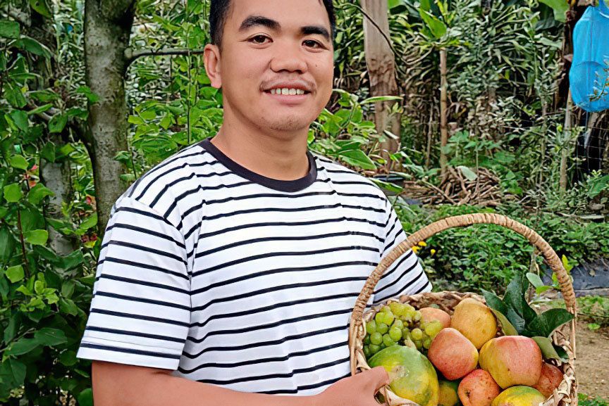 Digos farmer grows Fuji apples at foot of Mt. Apo