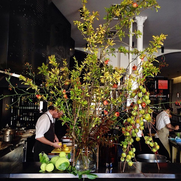 Fresh Flower Arrangements How To Use For A Restaurant Interior