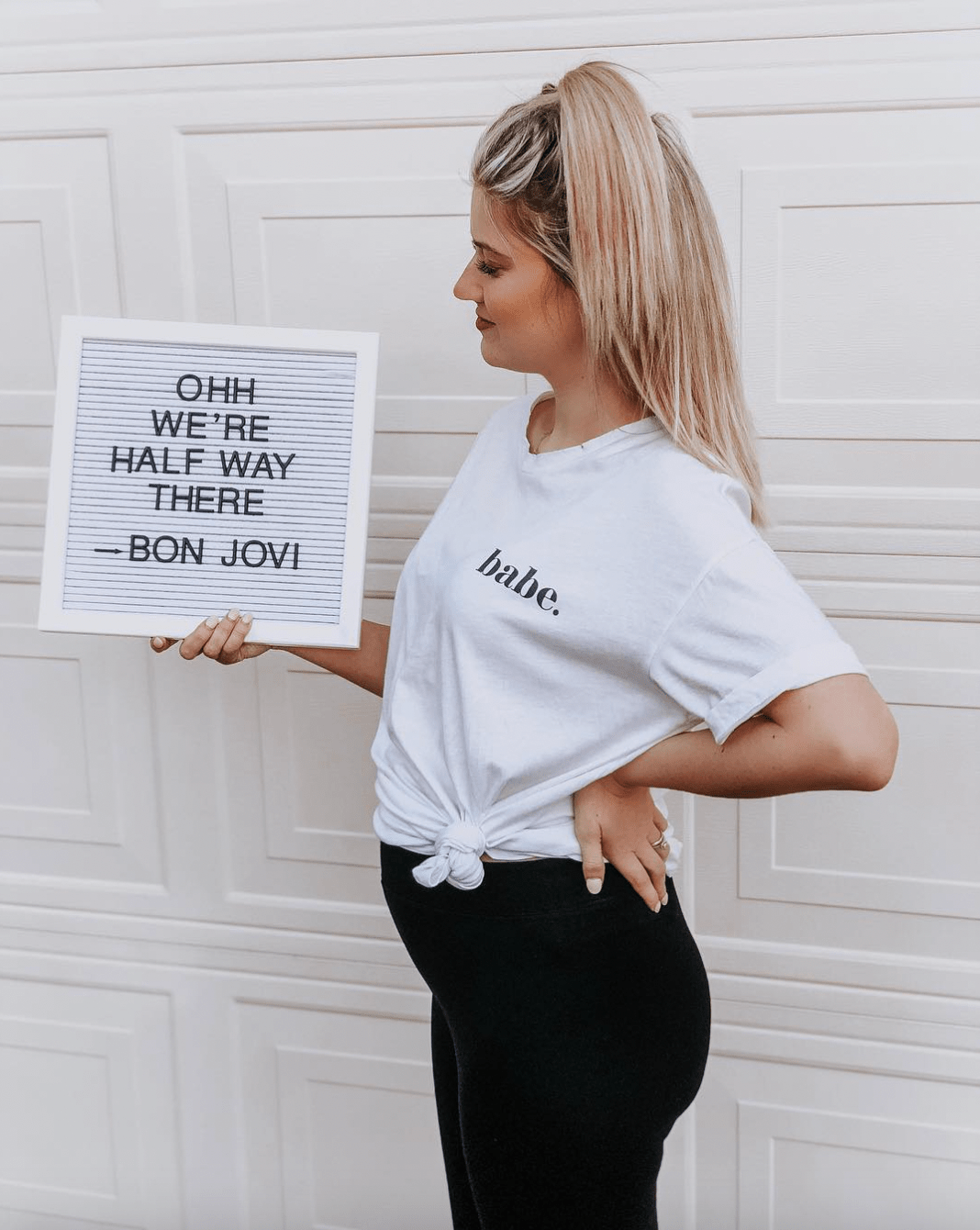 101+ *Adorable* Baby Bump Captions (That You Need To Steal)