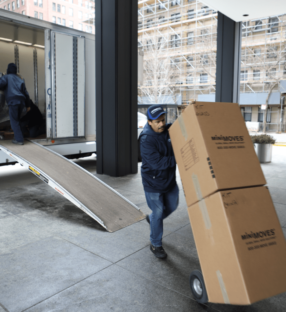 How Many Boxes Do You Need To Move Out of an Apartment? MiniMoves