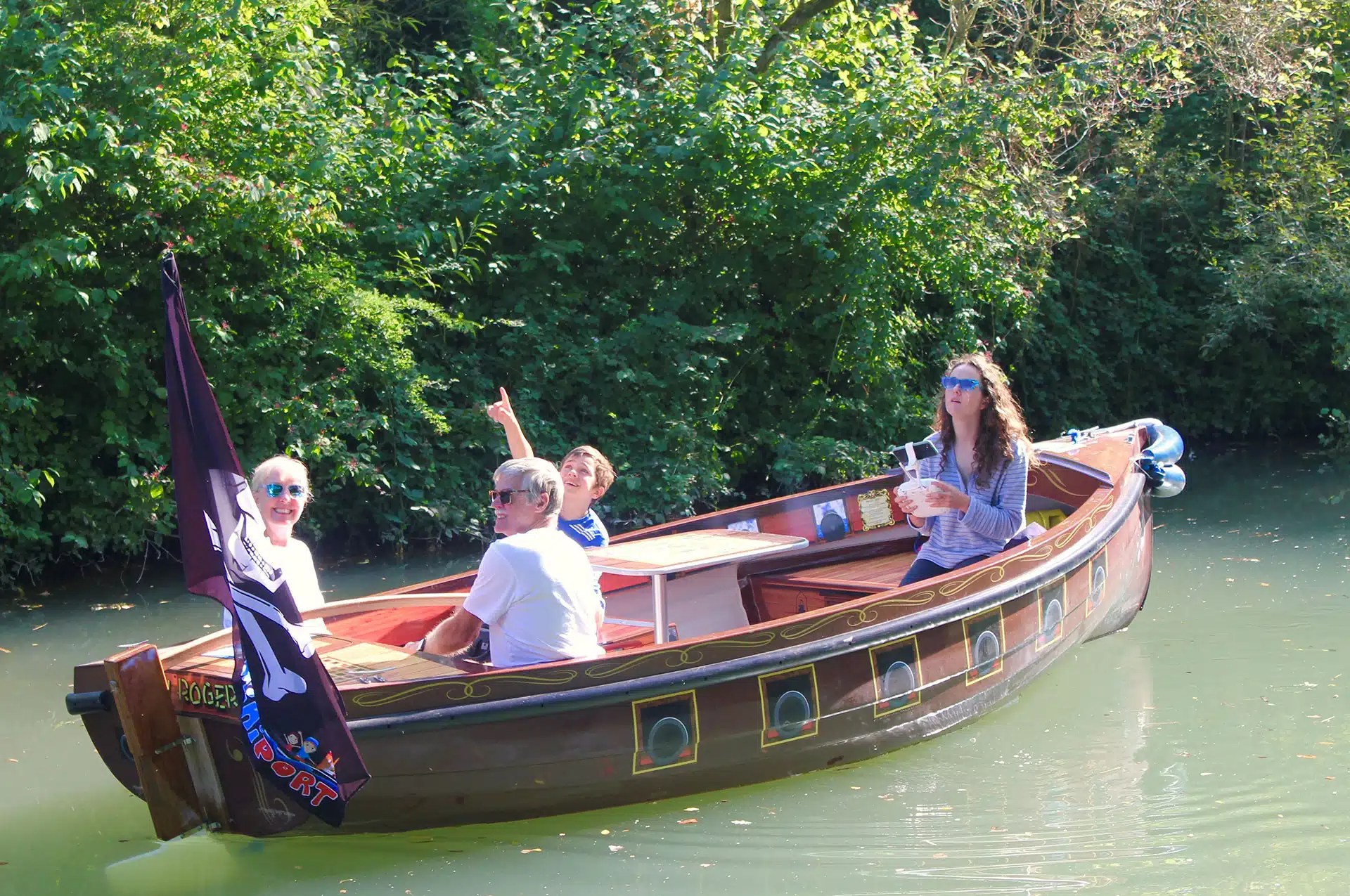 Pirate Touring Boat Miniport Electric Ships