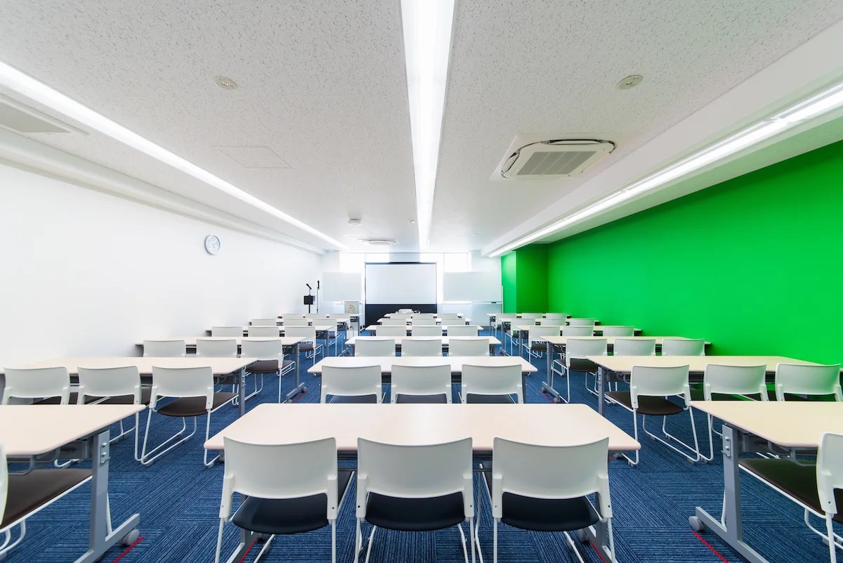 名古屋で会議・セミナーなら名古屋栄店706会議室(定員54名)のご利用ガイド みんなの貸会議室