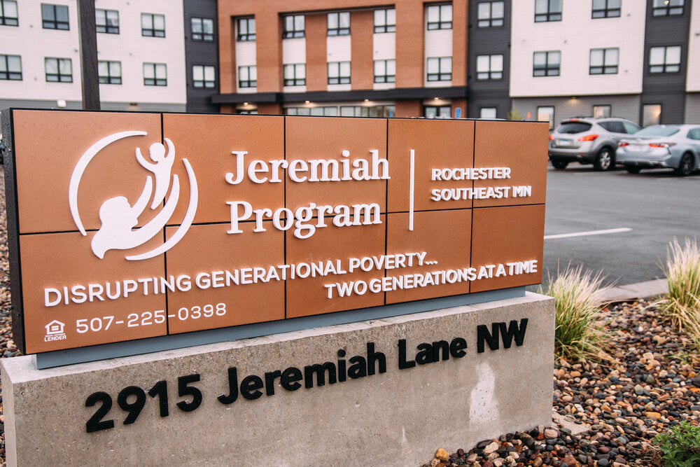 Q&A How Minnesota can help single mothers and their children