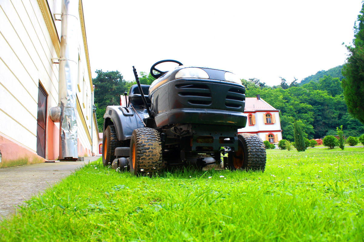 Choosing the Best Self Propelled Lawn Mower: Our Top 5 Picks - Minneopa