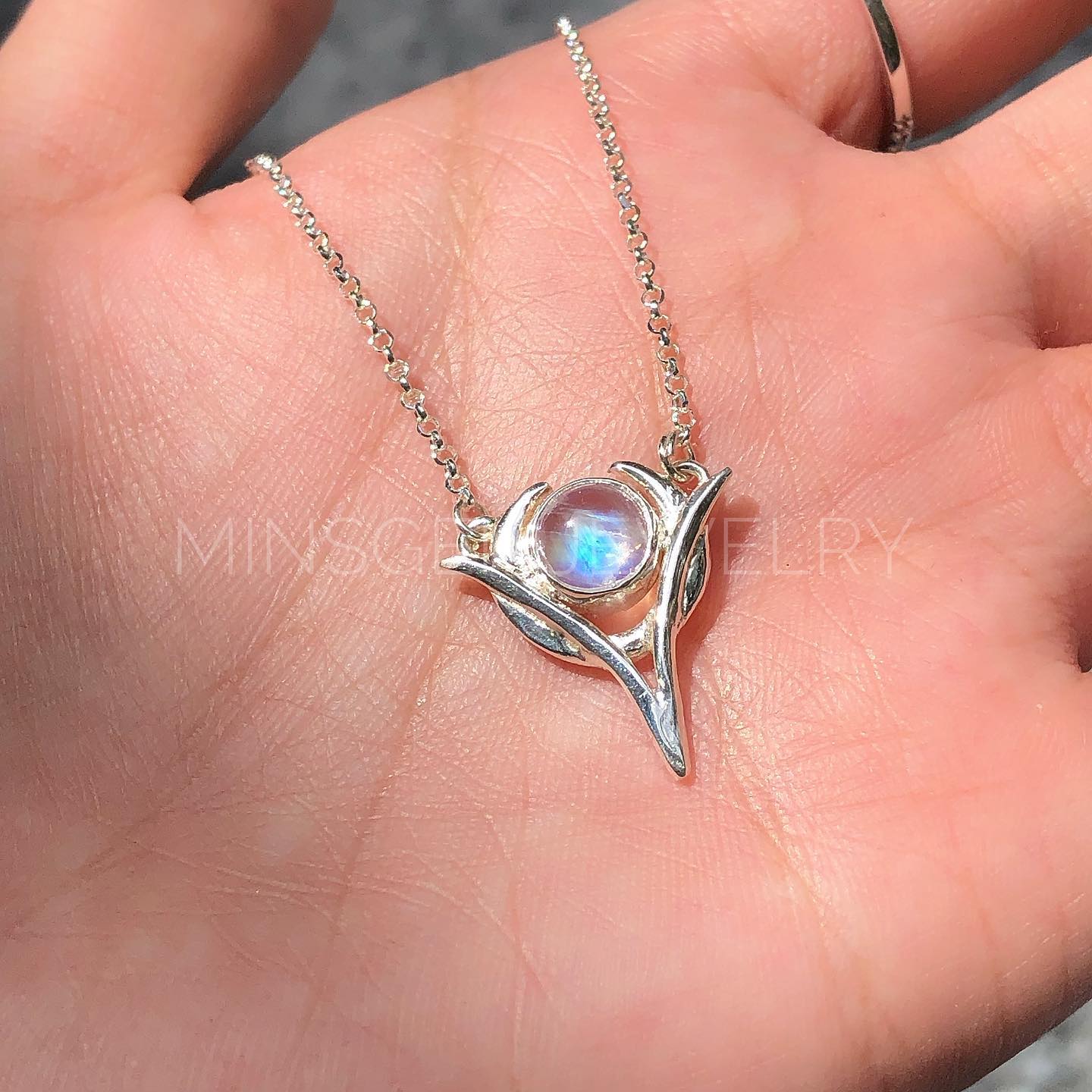 Mặt đá Moonstone Aries