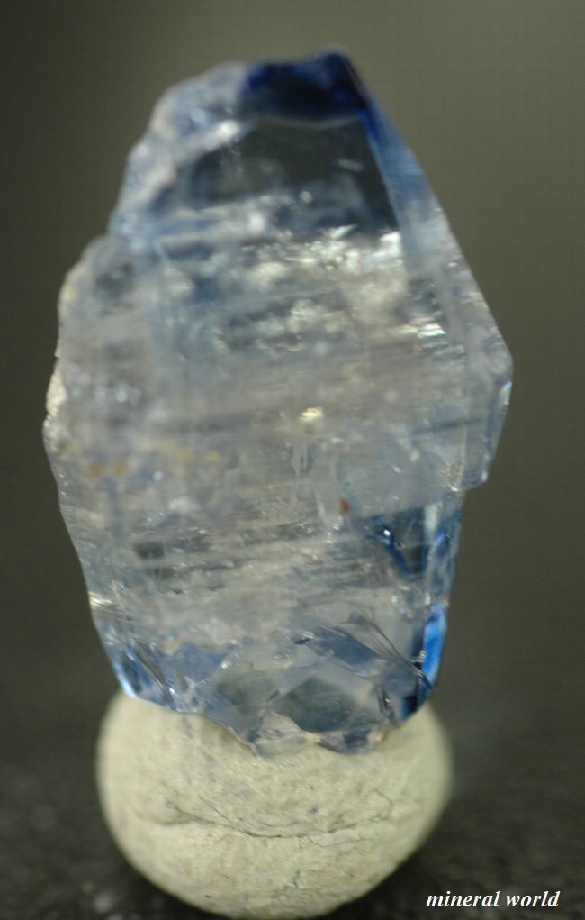 非加熱ブルー・サファイア結晶＊5.31ct＊スリランカKATARAGAMA産 ミネラル ワールド (ウィジェセ