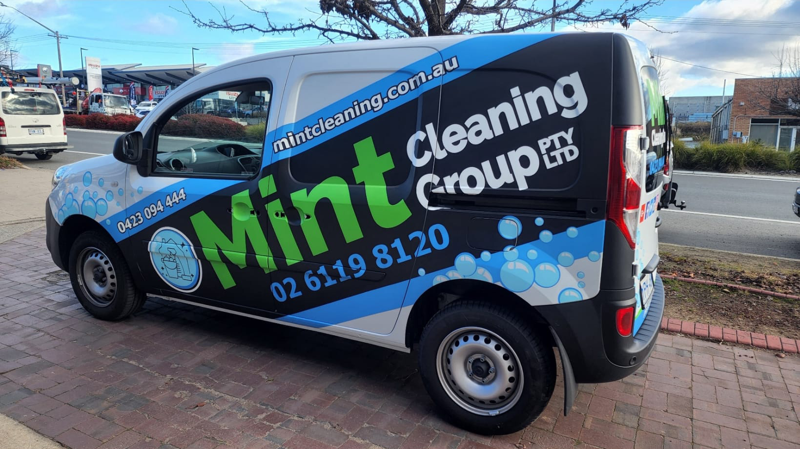 The Ultimate Guide to Using a Pressure Washer for Cleaning Windows
