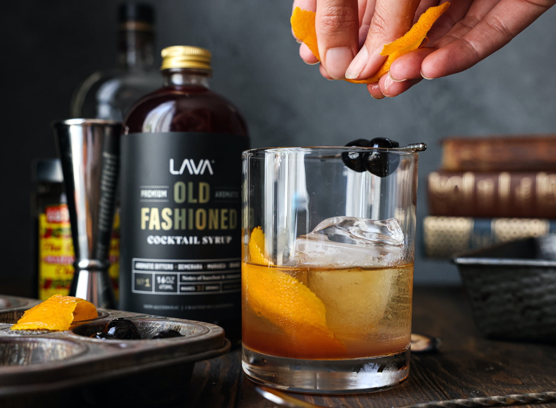 Learn How to Master the Old Fashioned MINUTE BARTENDER