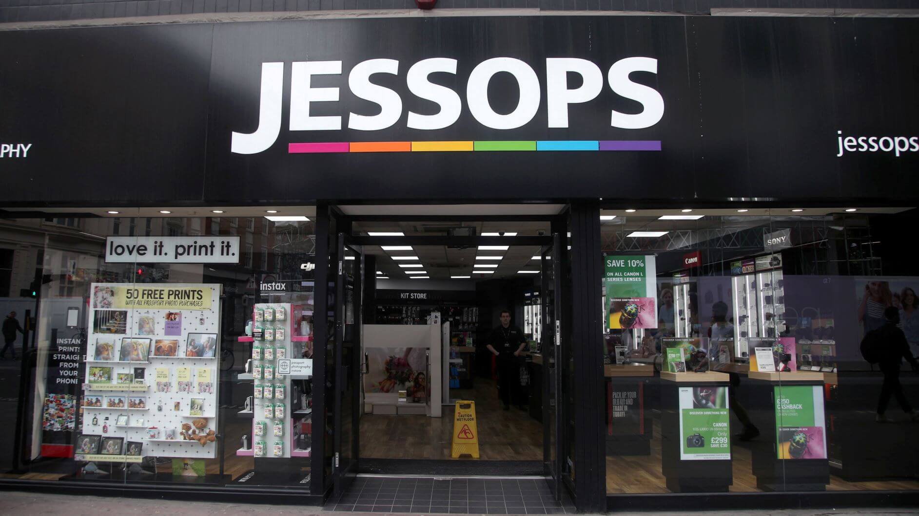 Dragon’s Den Star Plans To Call In Administrators For Jessops Stores Minutehack