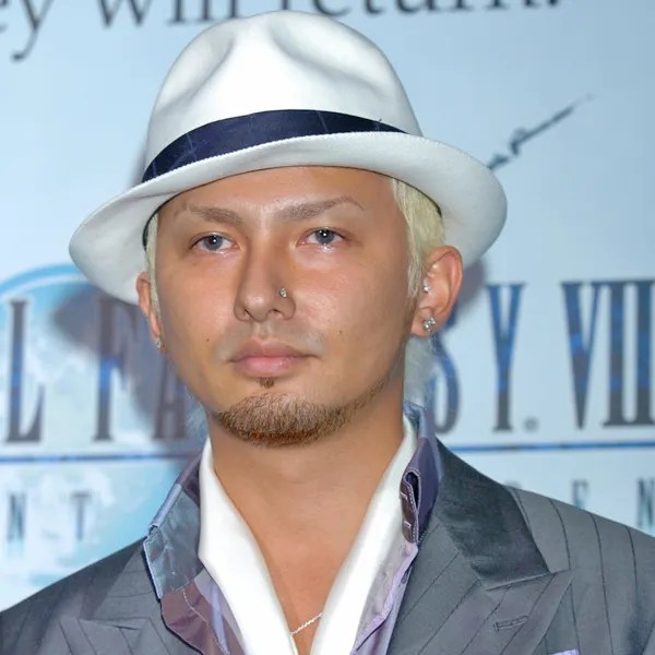 ISSAの髪型や生え際が気になる！20代は薄毛との闘いだったの！？ NANCYCHANNEL