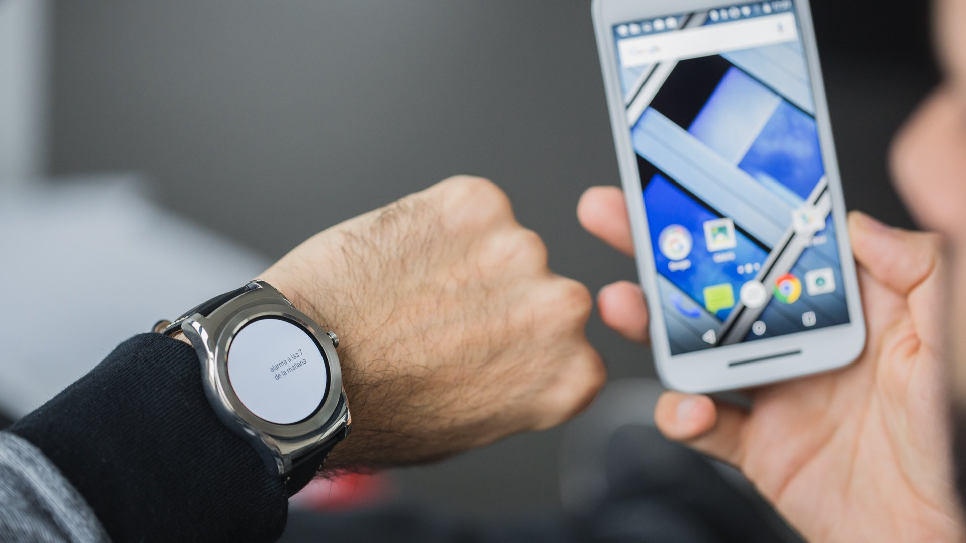 ¿Cómo Conectar y Sincronizar un SmartWatch a un Celular iPhone o