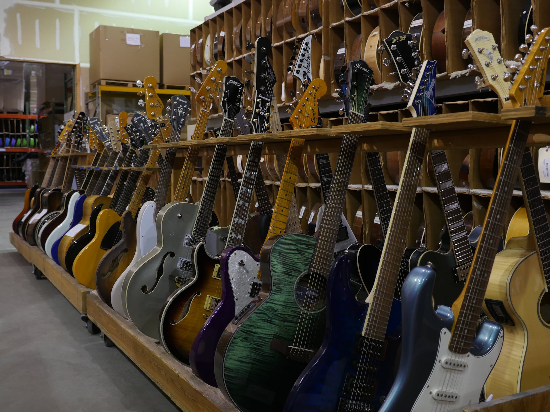 Shop namebrand musical instruments, all in one place MIRC