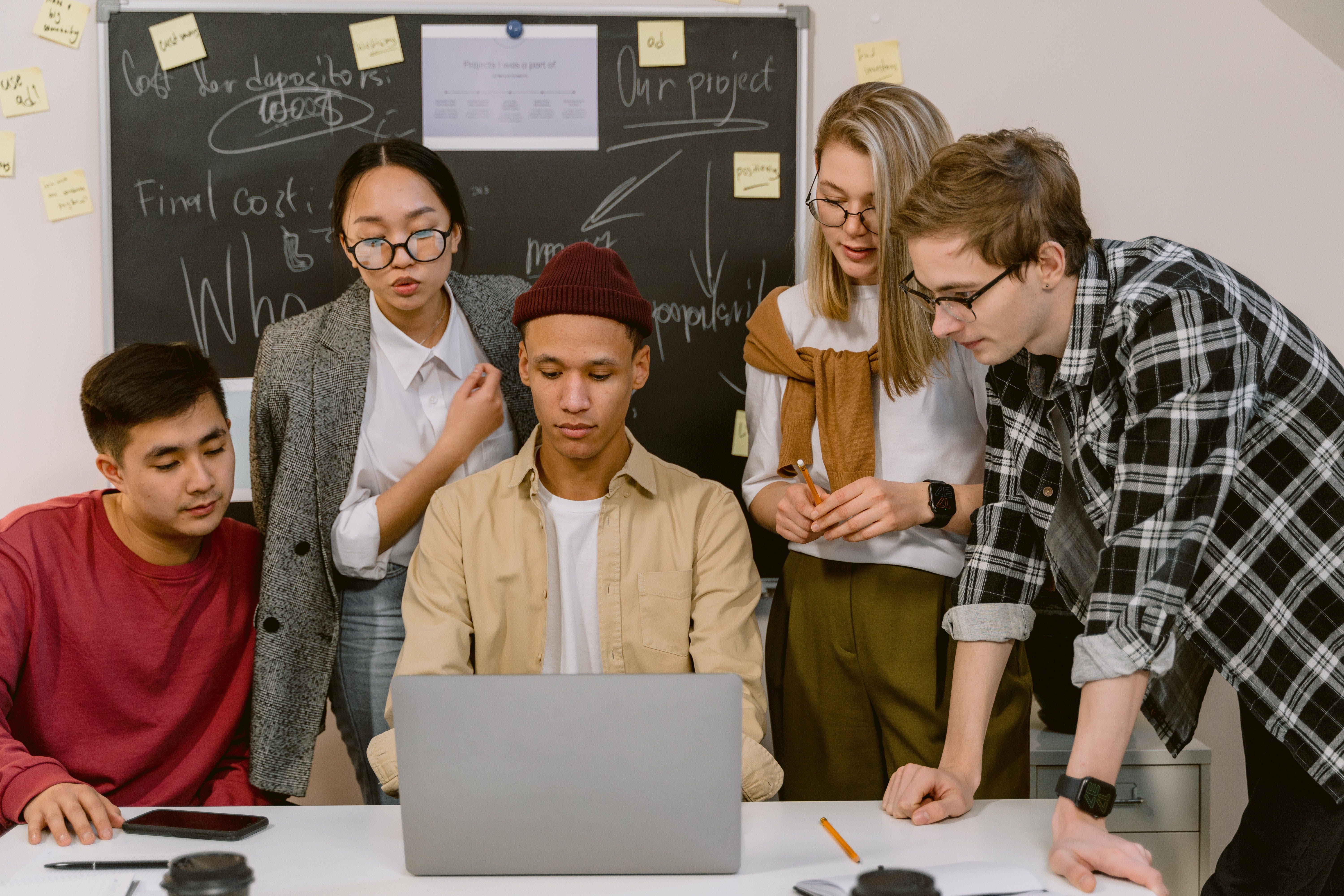 Find assistant kim. Молодежные стартапы. internship. summer internship. finding assistance manager kim.