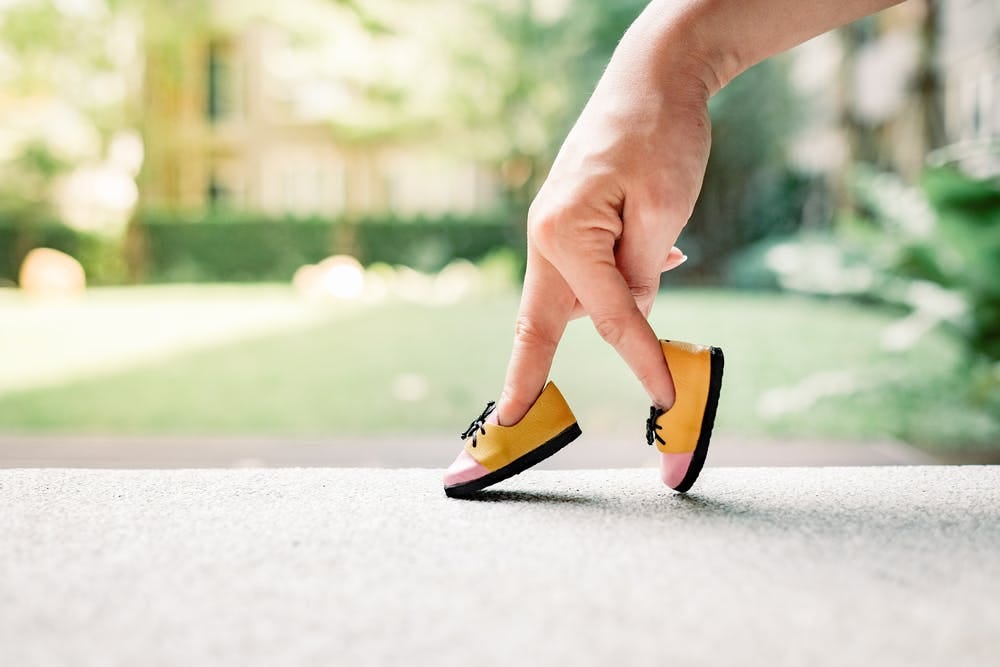 People who walk fast tend to be less happy, study says by Jess Medium