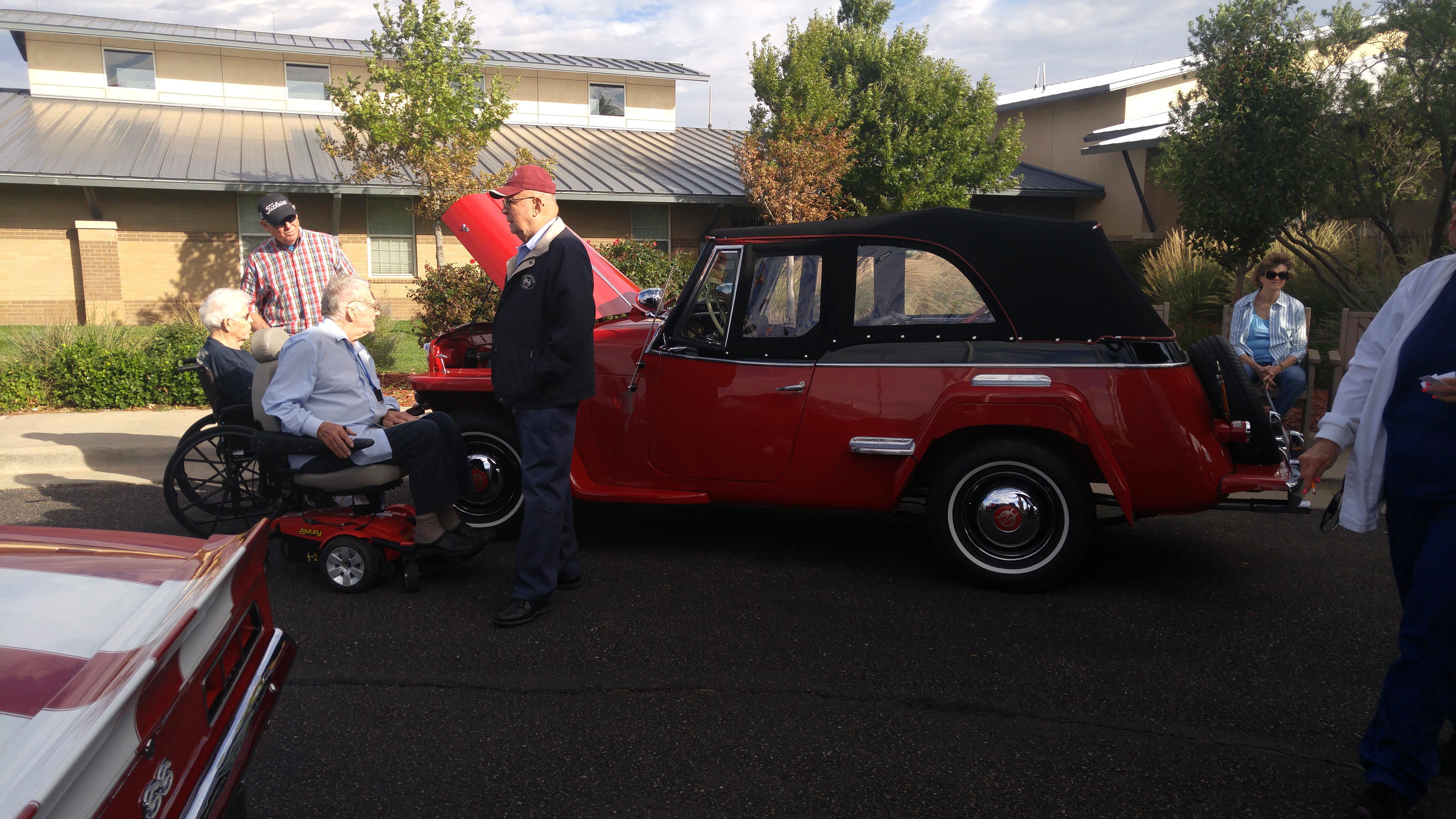 Residents at the Texas State Veterans Homes Celebrate Autumn