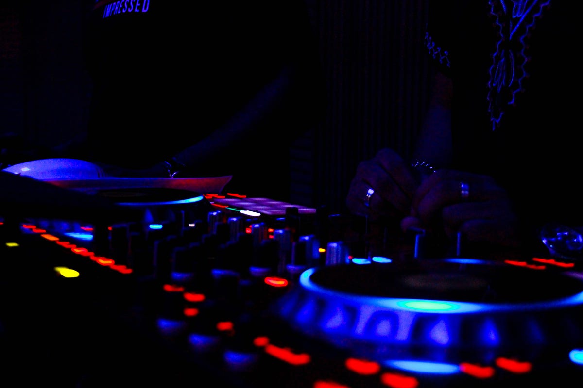 How to live stream DJ sets on Twitch by Kevin Cheng Medium